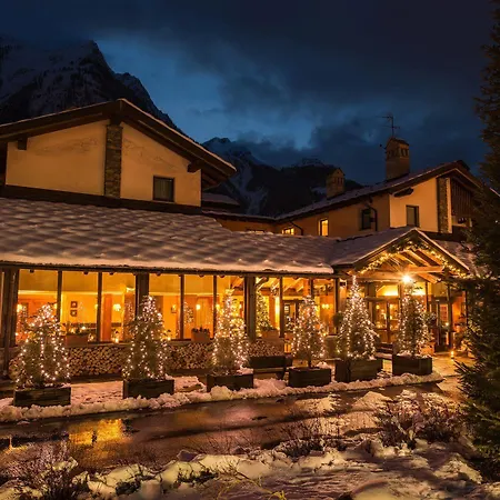 Hotel Qc Termemontebianco 4*